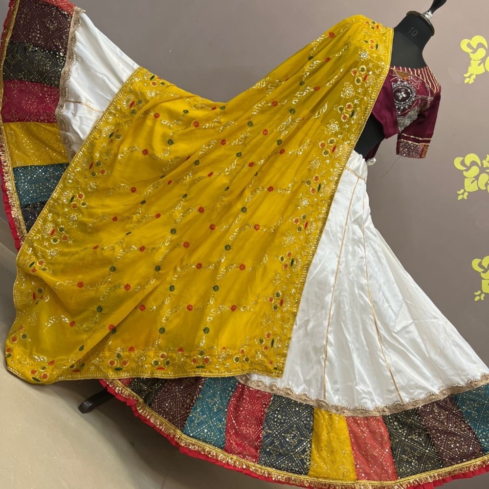 Beautiful Indian Chaniya choli available contect me on insta : shiv_ fashion5599
